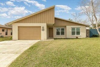 Building Photo - 446 Timberlake Dr