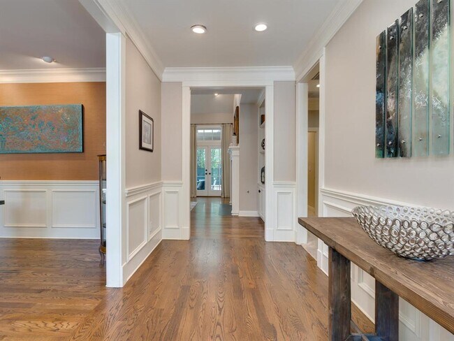 Foto del edificio - 4300 Trailview Mesa Dr
