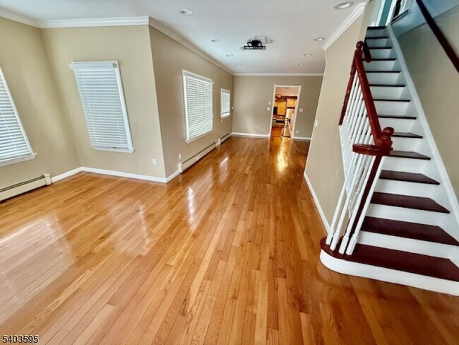 Foto del edificio - 146 Leghorn Ave