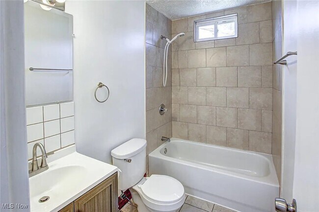 Foto del edificio - Matherson Avenue