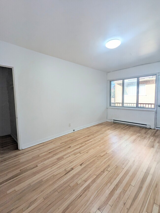 Photo du bâtiment - 1455 Rue Du Fort