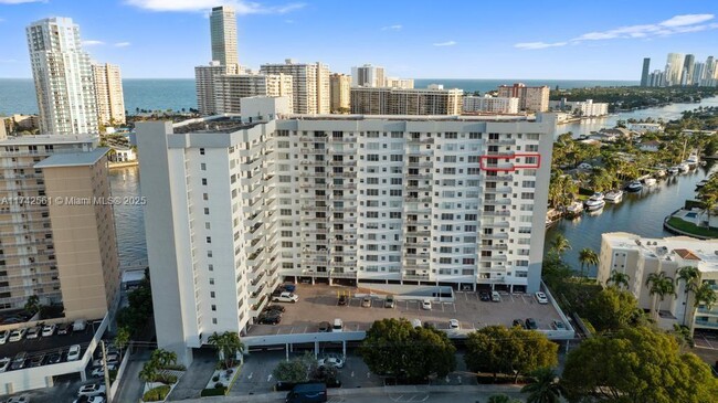 Foto del edificio - 137 Golden Isles Dr