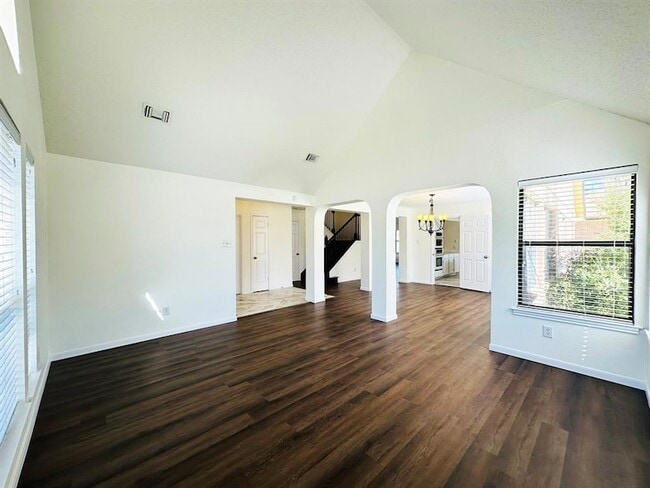 Photo - 306 Applewood Drive Unit House