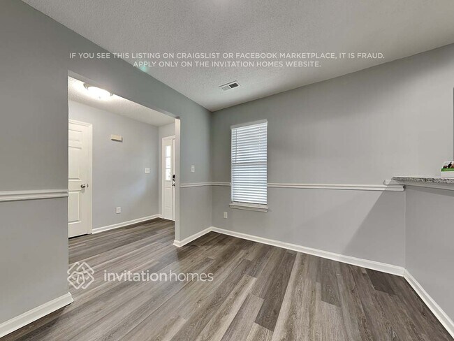 Foto del edificio - 6015 Running Deer Rd