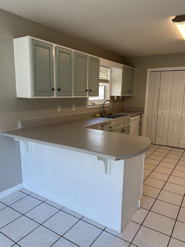 Foto del edificio - 160 Nicole Ln