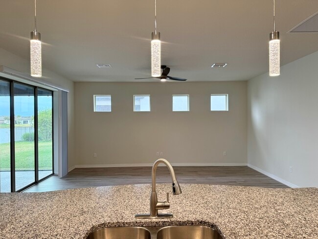 Building Photo - 5110 Levana St