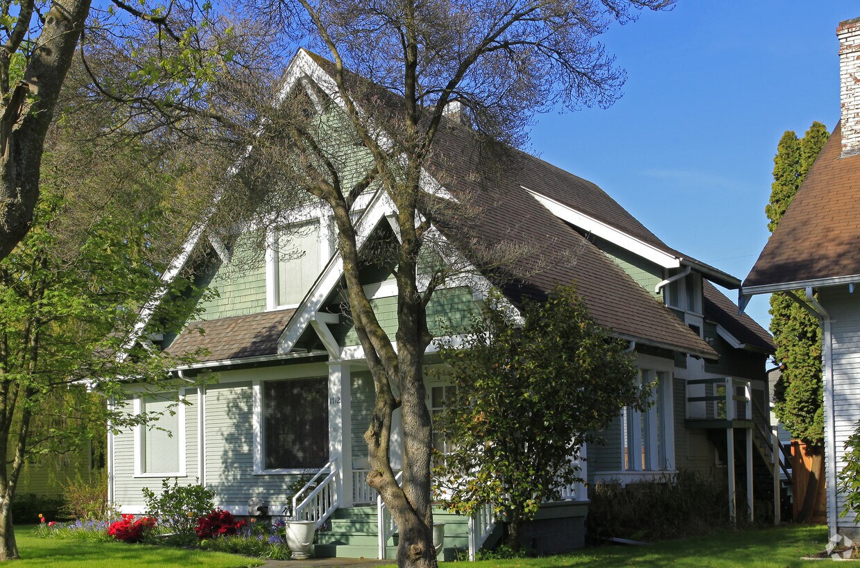 Building Photo - 1710-1712 Hoyt Ave