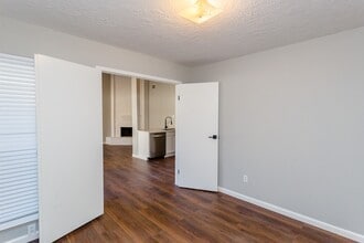 Building Photo - 5115 Beaver Hollow Dr