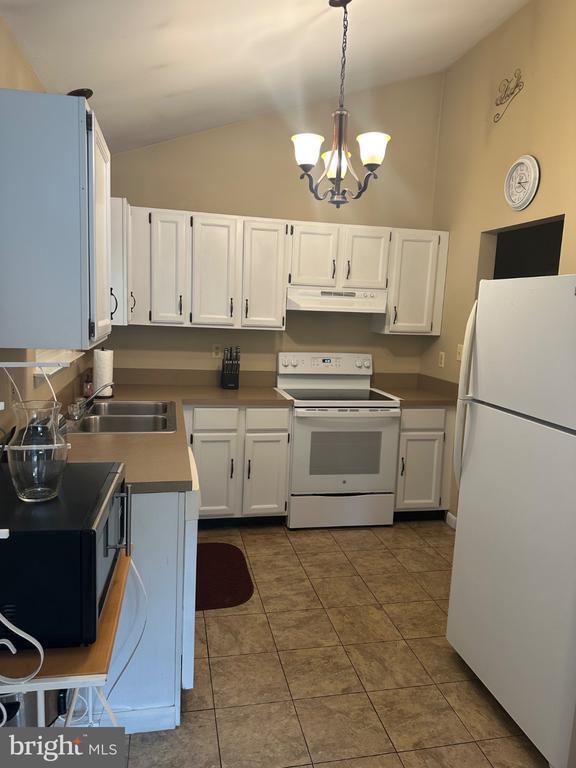 Building Photo - 312 White Sands Dr