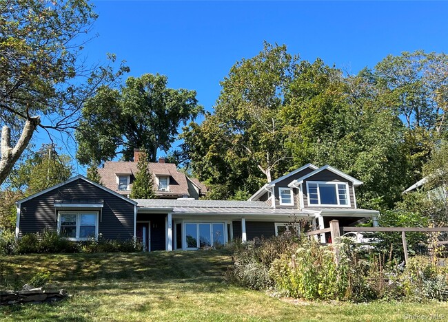 Building Photo - 170 N Franklin St