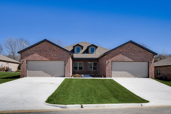 Foto del edificio - 271 Turnberry Ct