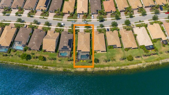 Foto del edificio - 13871 Miranese St