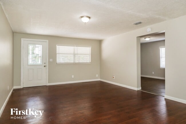 Building Photo - 307 Sonora Dr