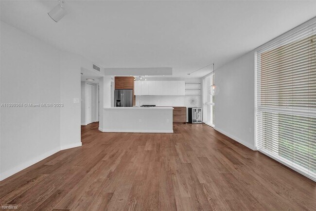 Building Photo - 2 br, 2 bath Condo - 1688 West Ave Apt 209...