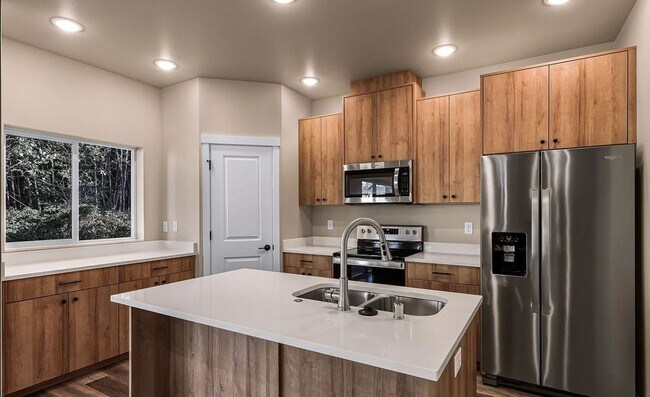 Foto del edificio - Welcome to the Ridge! 3 Bedroom Home for R...