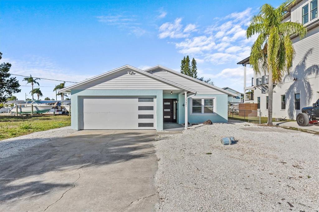 Foto principal - 13821 Judy Ave