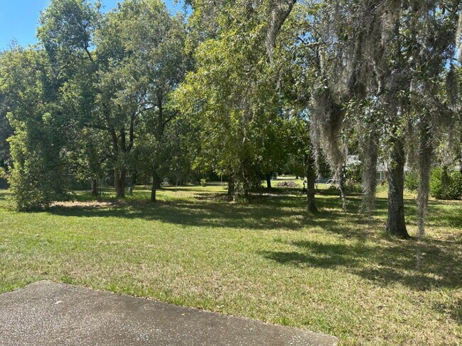 Foto del edificio - Cute 2 Bedroom, 2 Bathroom, 1 Car Garage h...