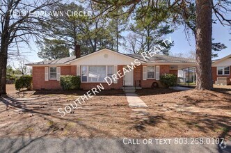 Building Photo - 1813 Fairlawn Cir