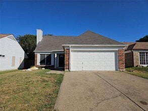 Building Photo - 3813 Waxwing Cir S