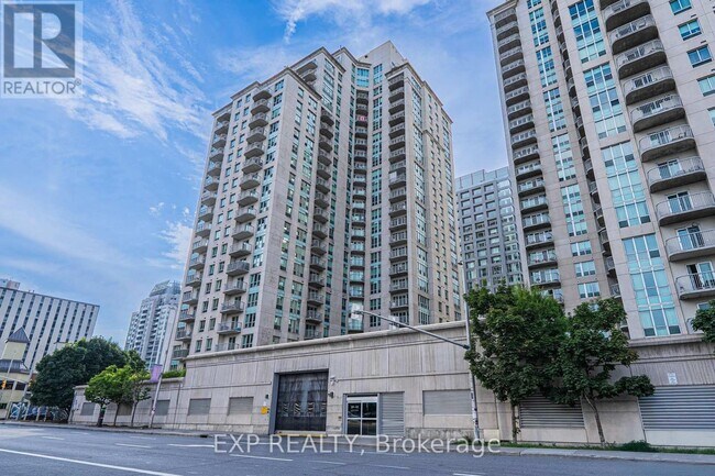 Photo du bâtiment - 1701-200-200 Rideau St