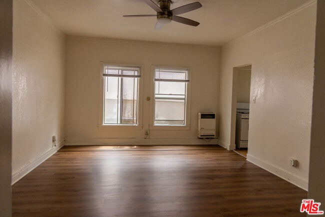 Foto del edificio - 661 Shatto Pl
