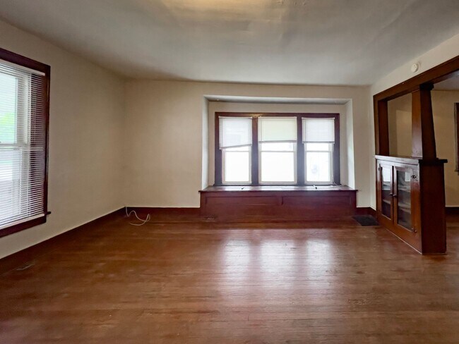 Building Photo - Washer and Dryer Included