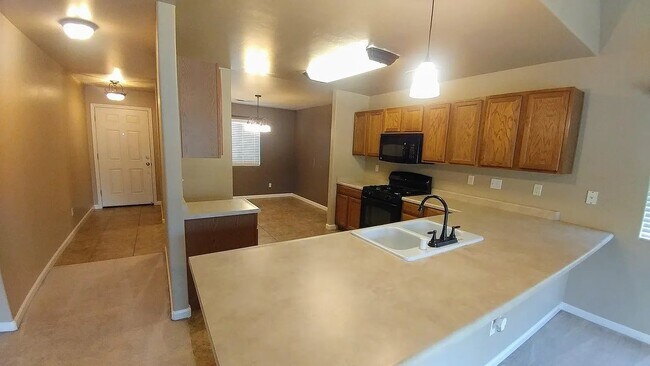 Foto del edificio - 4328 E Oak Ave