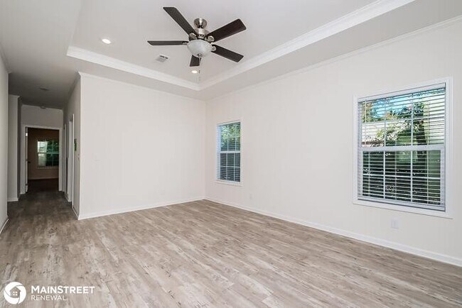 Building Photo - 1421 43rd St S, St Petersburg, FL 33711