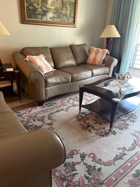 Building Photo - 2801 Somerset Dr