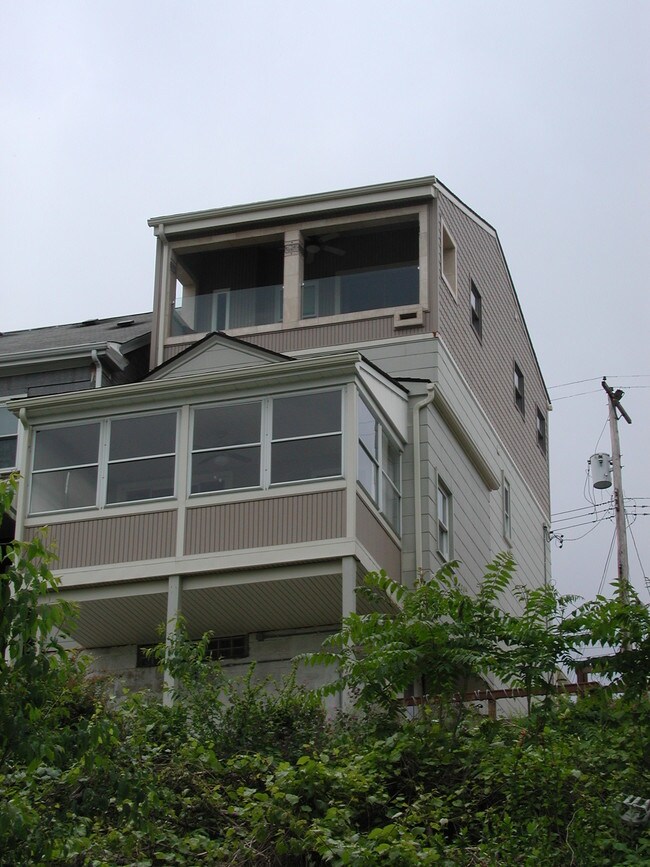 Foto del edificio - 2433 Cobden St