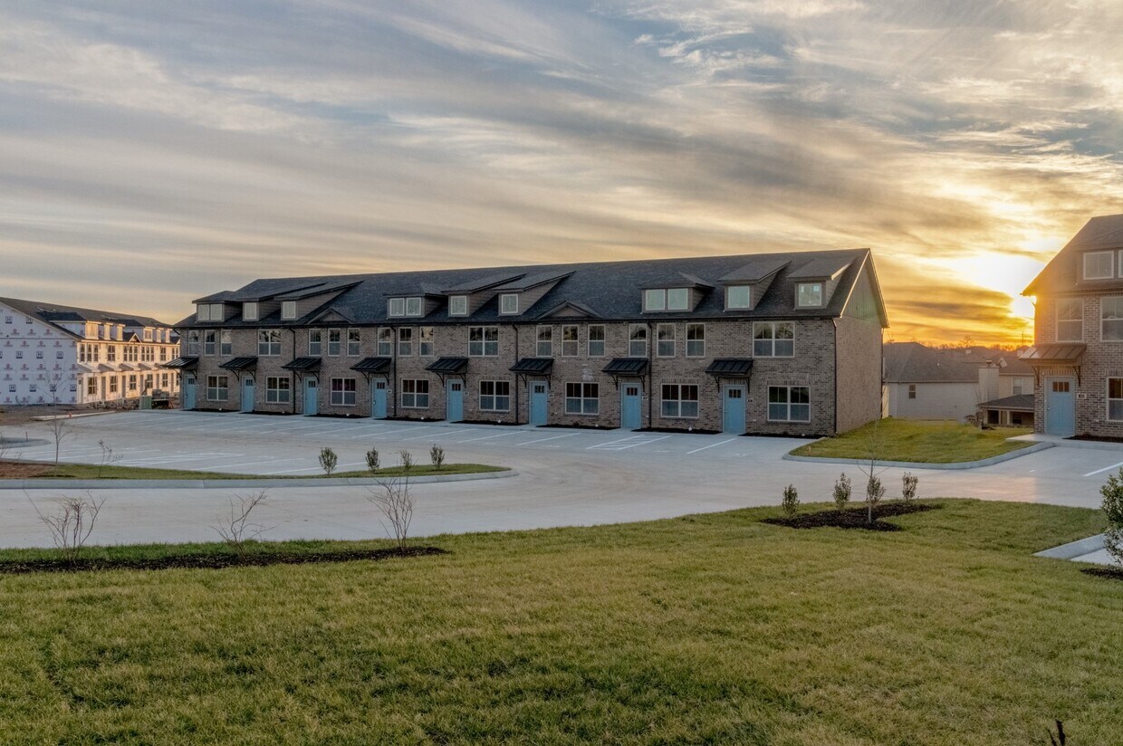 1000 Henry Place Blvd Unit 700, CLARKSVILLE, TN 37042 Condo for Rent