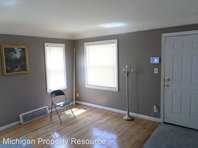 Building Photo - 4 br, 1 bath House - 16600 Stahelin Ave