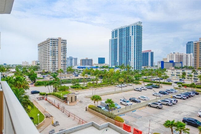 Foto del edificio - 1980 S Ocean Dr
