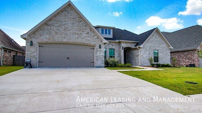 Building Photo - Gorgeous New 4 Bedroom Home Available!