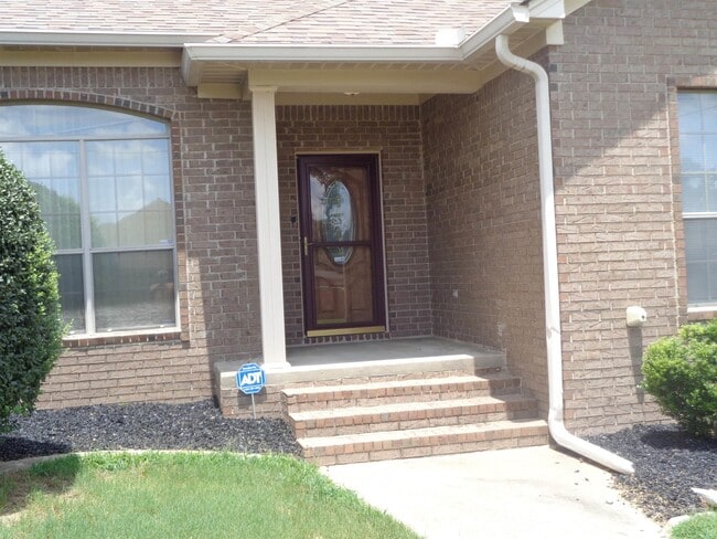 Foto del edificio - 5059 Silver Oak Dr