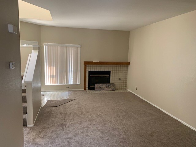 Building Photo - 491 Springbrook N