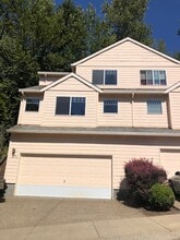 Building Photo - 13050 SW Creekshire Dr