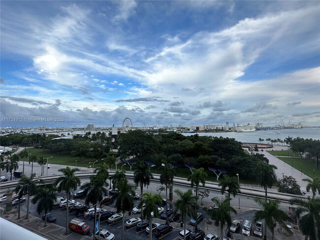 Foto del edificio - 50 Biscayne Blvd