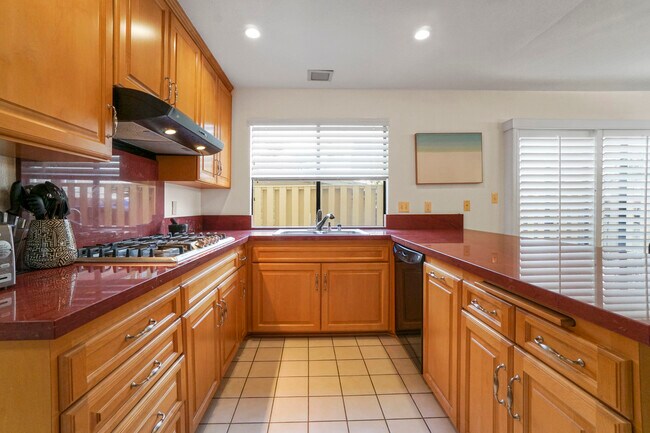 Building Photo - 1325 26th St