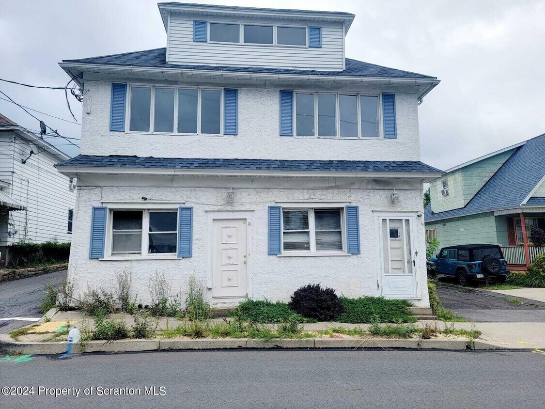 Primary Photo - 810 George St