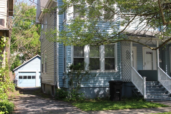 Building Photo - 513 S Albany St