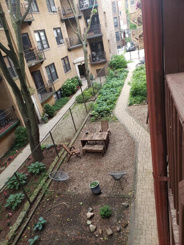 Backyard - 812 W Lakeside Pl