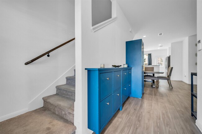 Foto del edificio - 7306 Madison Cmns Ln