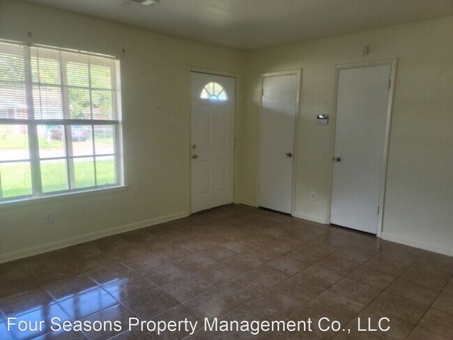 Building Photo - 3 br, 1.5 bath House - 7105 Colonial Court