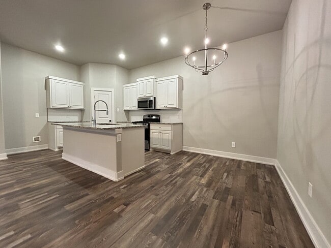 Building Photo - Stunning Duplex in Shallowater!