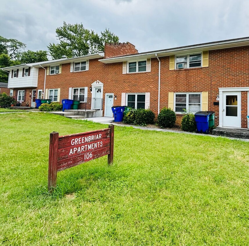 Primary Photo - 2 Bedroom 1 Bath Townhouse