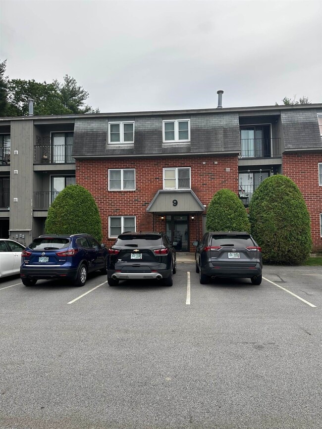 Building Photo - 9 Blackstone Dr
