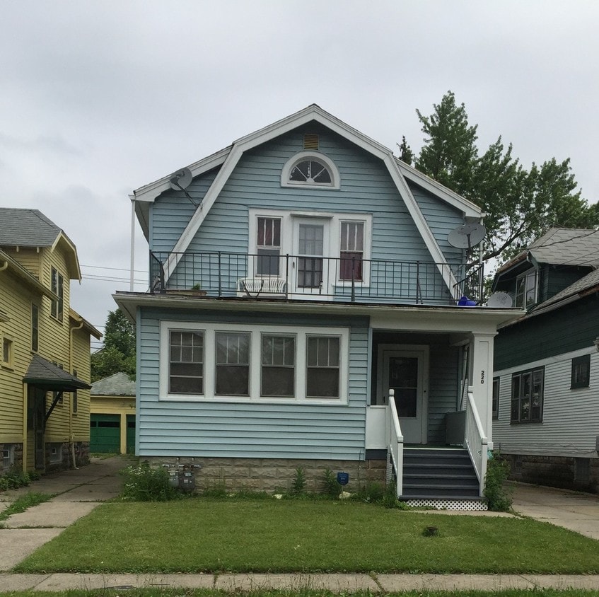 Primary Photo - 220 DARTMOUTH