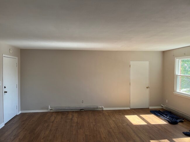 Building Photo - 13789 Cedar Rd