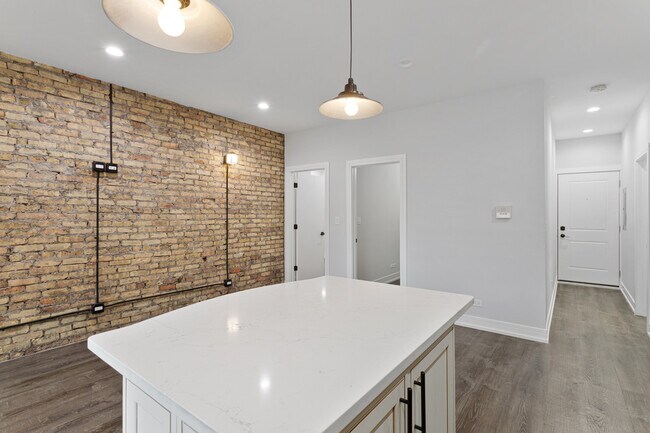 Foto del edificio - 1060 W Glenlake Ave